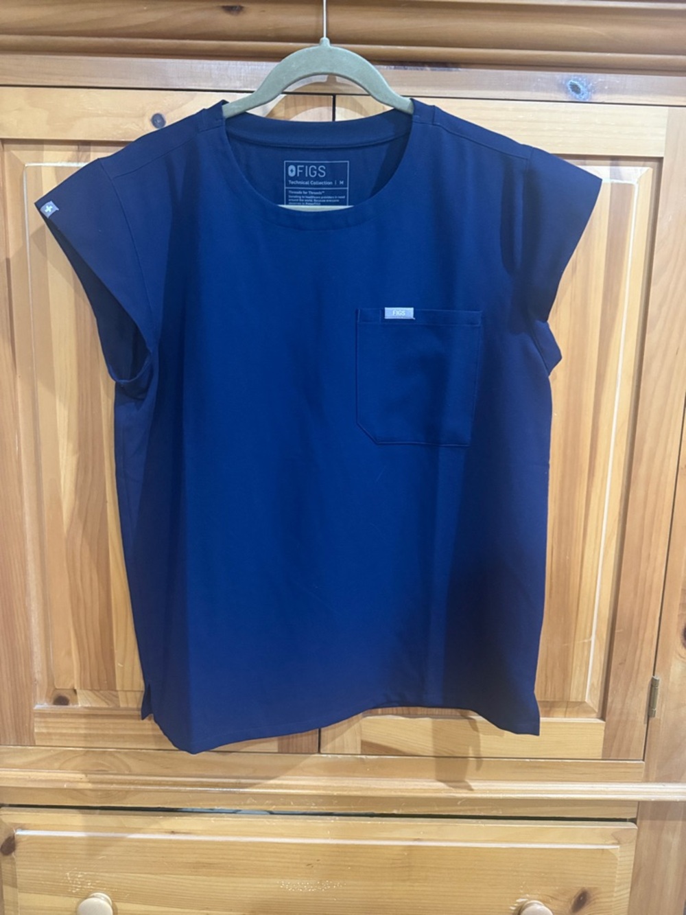 Figs Navy Short-Sleeve Scrub Top with Chest Pocket medium